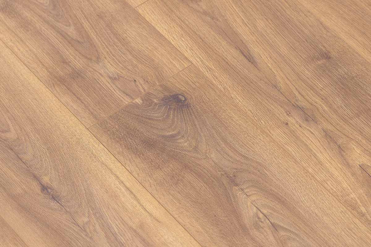 Series Woods 12mm Laminate Flooring Warm Honey Oak