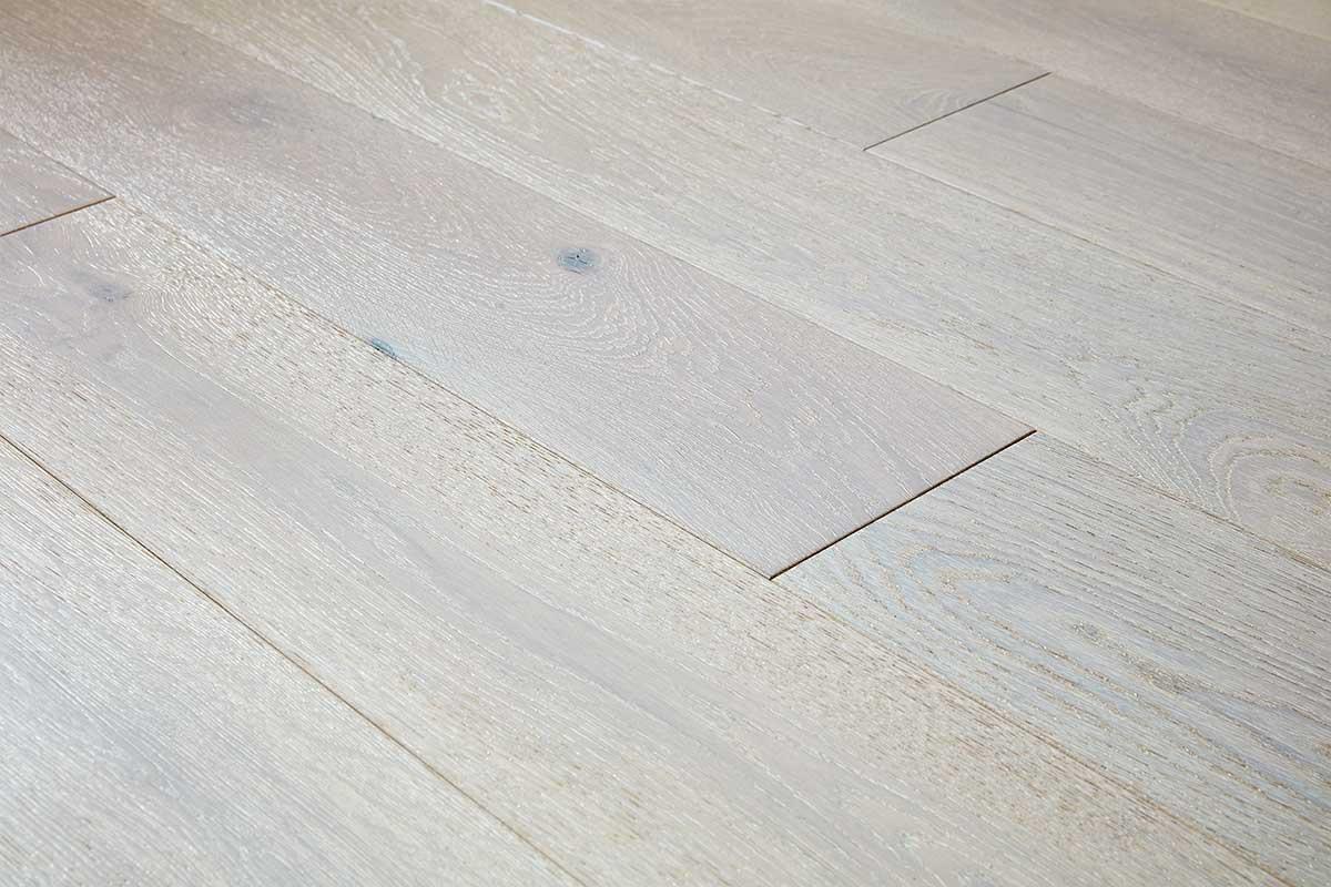 Galleria Professional Engineered European Rustic Oak Flooring 20mm x 190mm Winter Dawn Lacquered