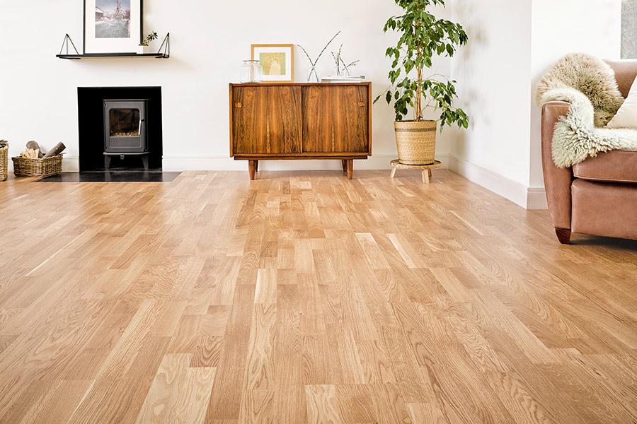 Home Choice Engineered European Rustic Oak Flooring 10mm x 207mm 3 Strip Natural Lacquered