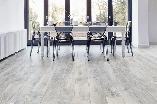 Vantage 12mm Laminate Flooring Highland silver Oak