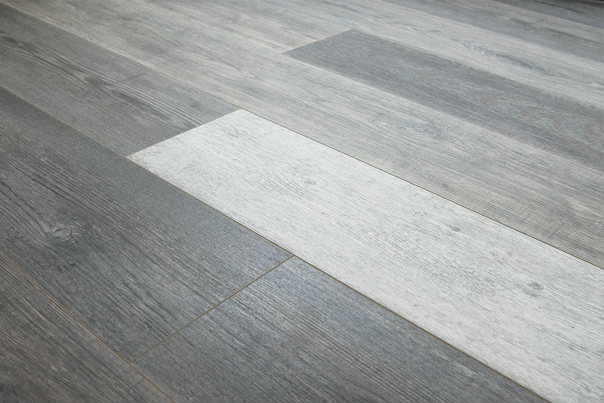 Aqualock 12mm Laminate Flooring Harlequin Grey Oak