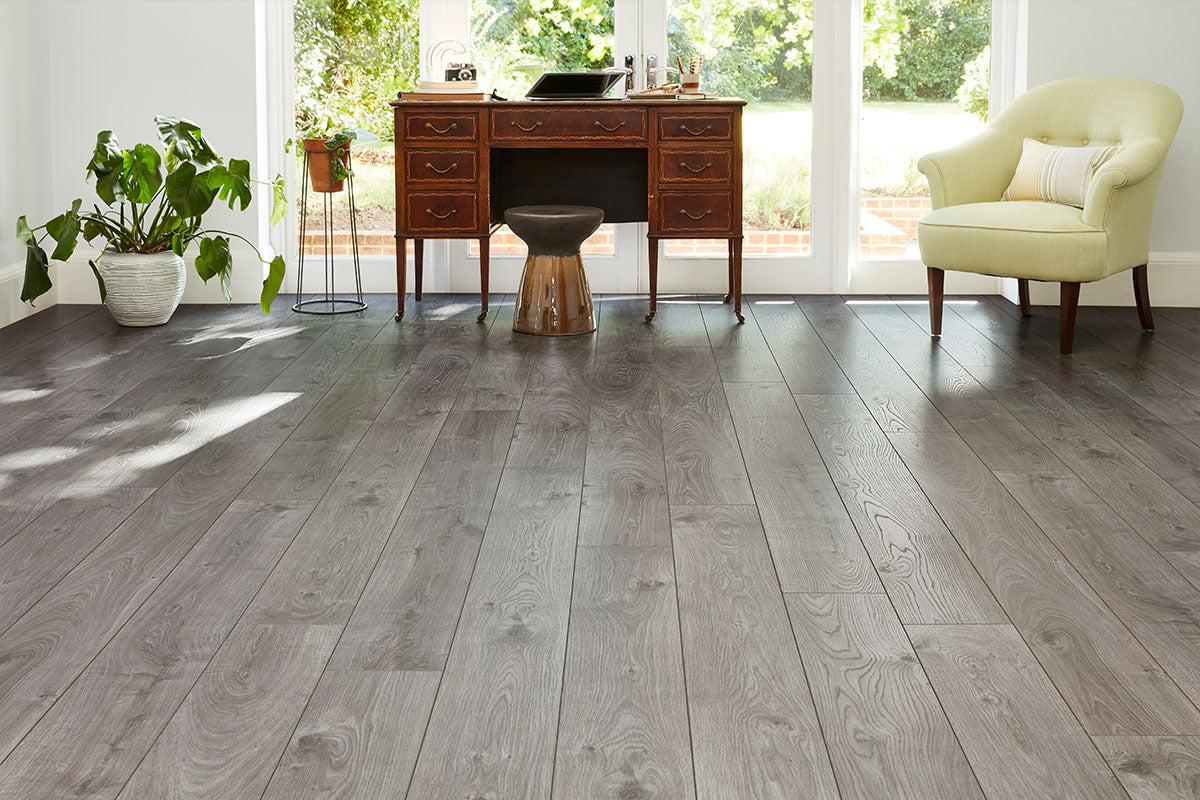 Vantage 12mm Laminate Flooring Everest grey Oak