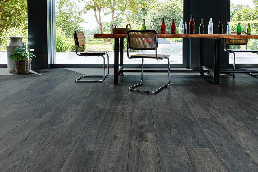 Series Woods Professional 12mm Laminate Flooring Raven Oak